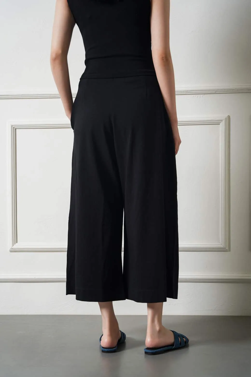 CROPPED WIDE LEG PANTS