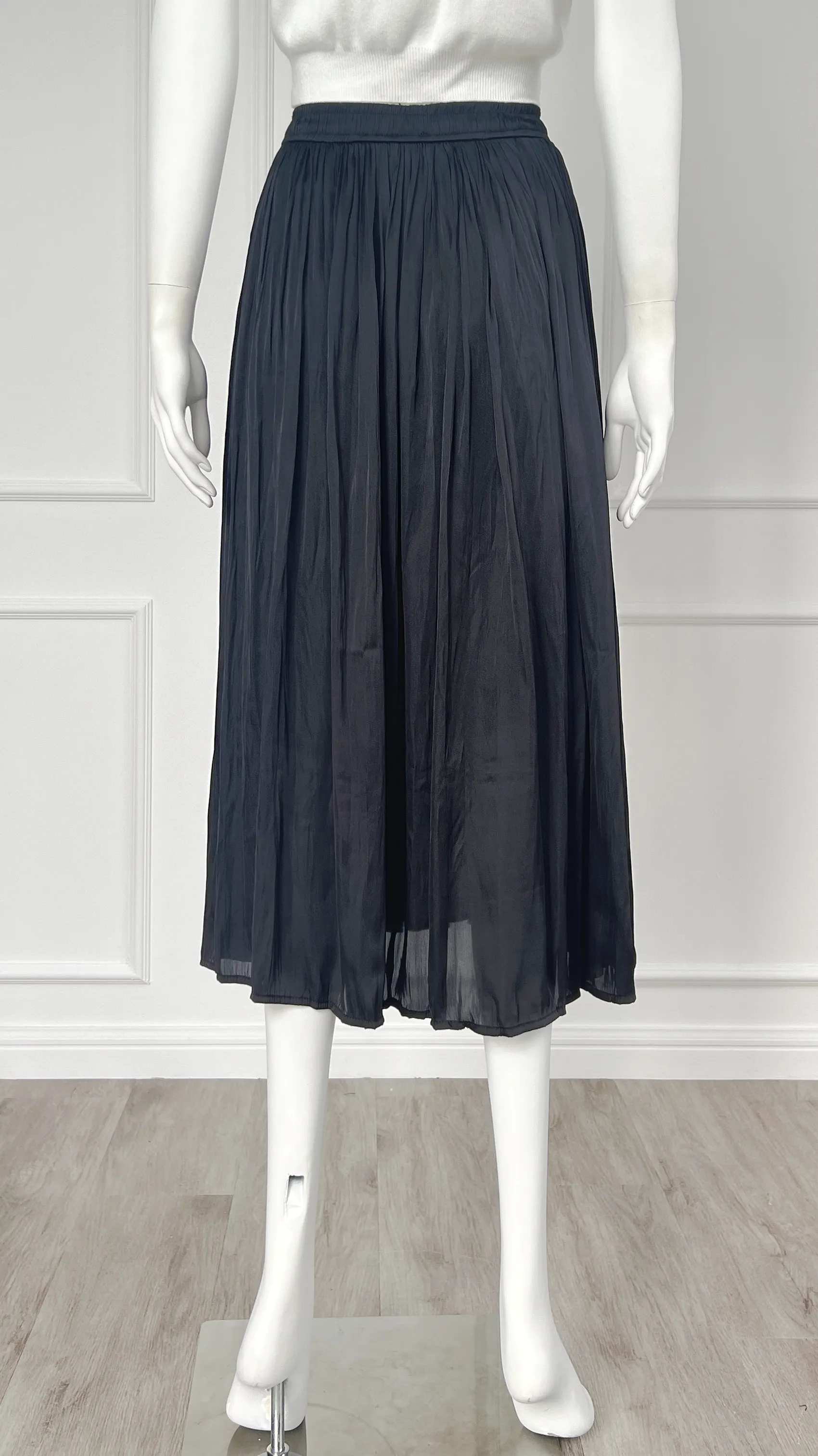 Delphia Silky Shine Long Flare Skirt