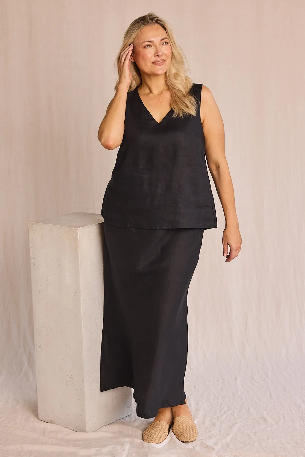 Katie Bias Cut Linen Skirt in Black